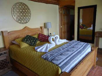 Готель Tosa La Laguna Lake Atitlan Екстер'єр фото